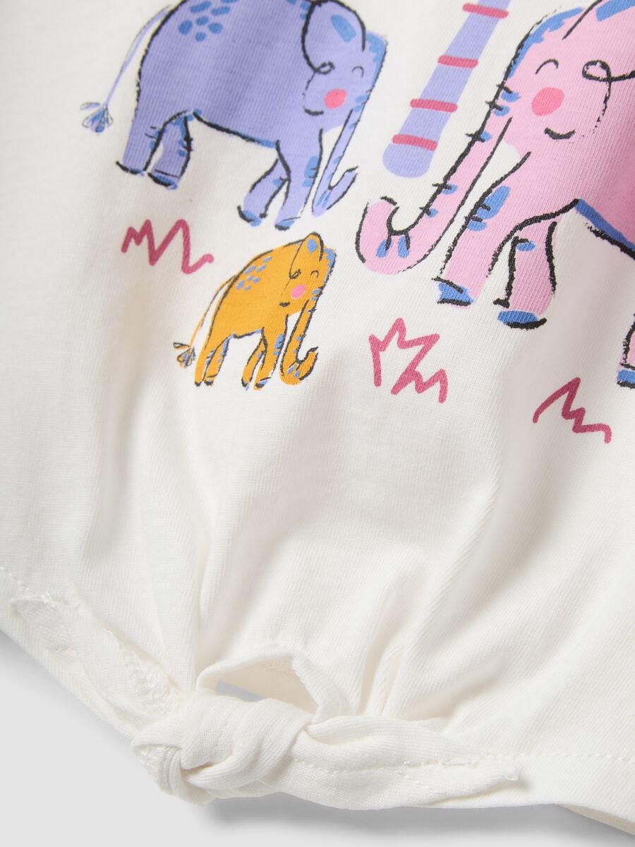 White organic cotton vest top with print and knot detail_3