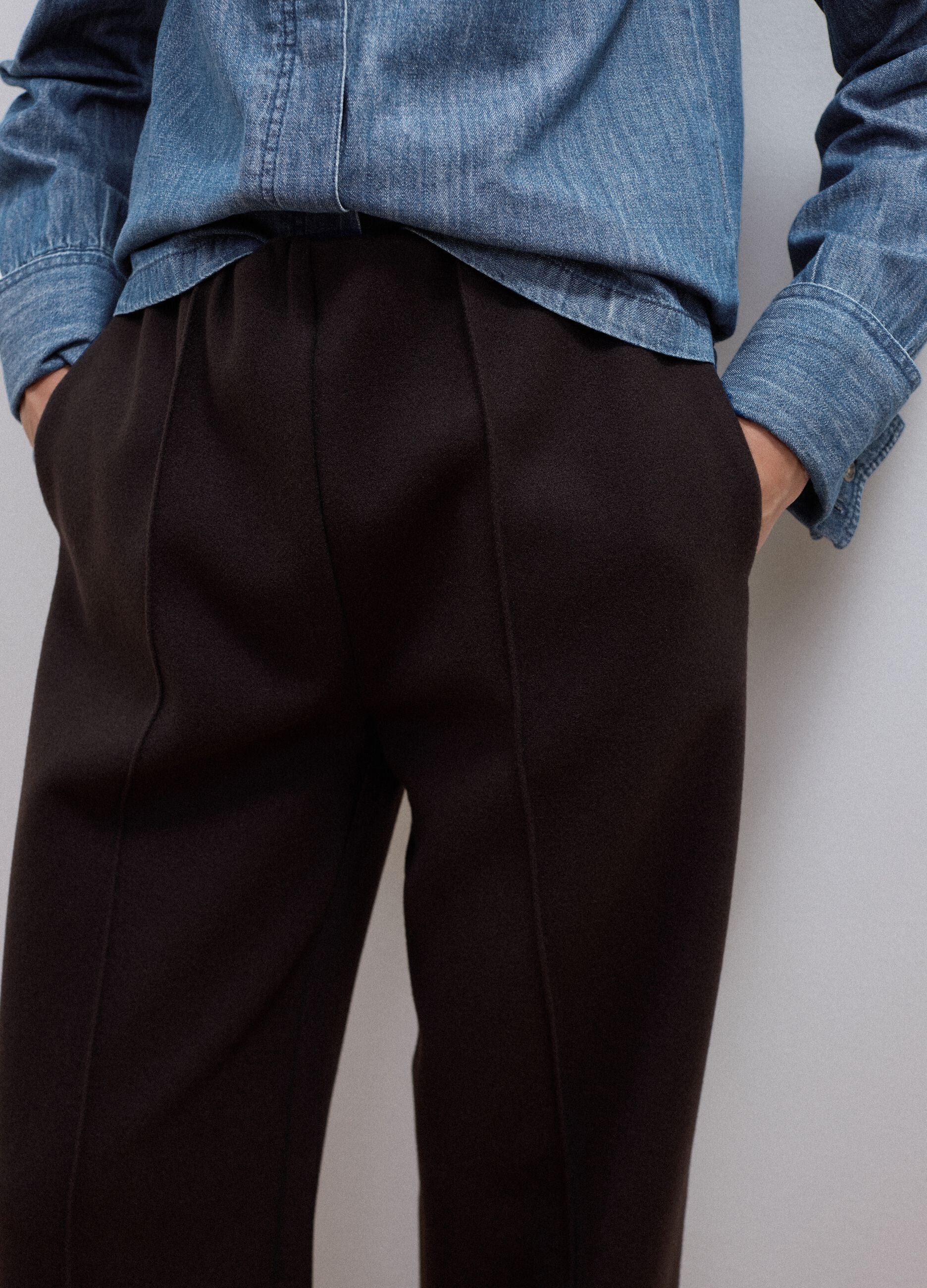 Brown viscose-blend tailored trousers with a baggy fit