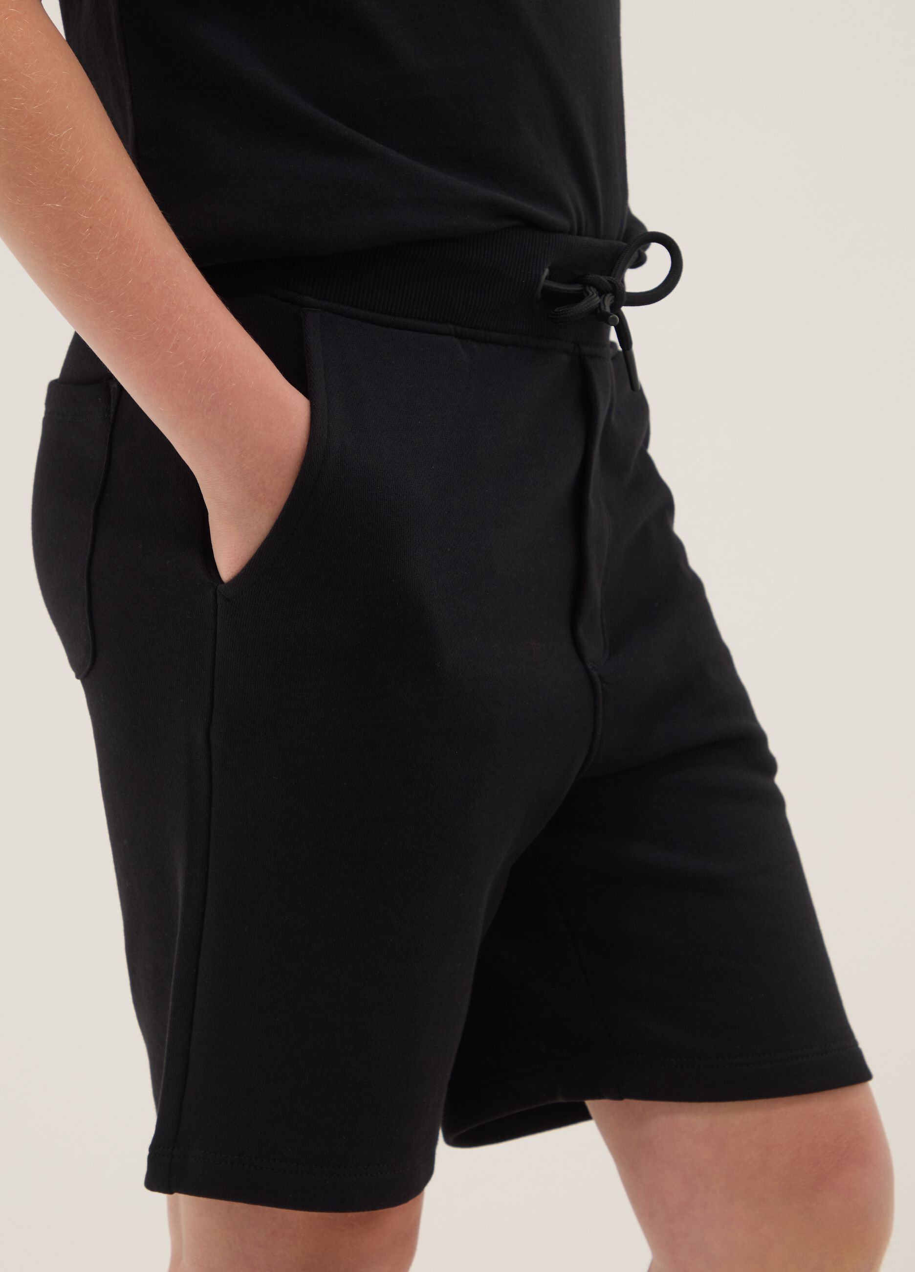 Boys&rsquo; black pure cotton shorts, relaxed fit