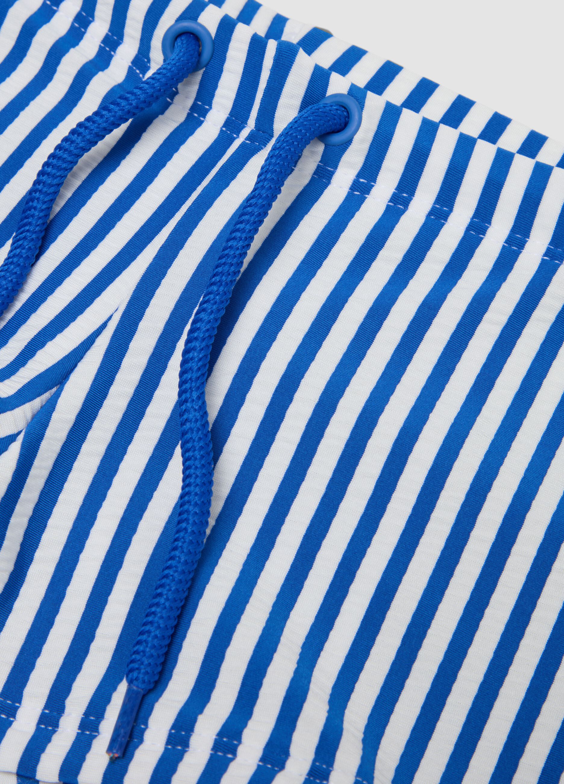 Blau-wei&szlig;e Stretch-Badeboxershorts