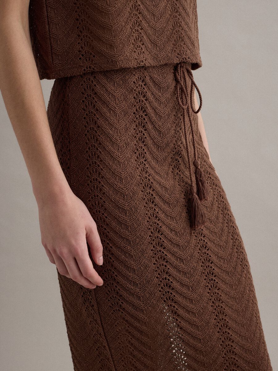 Brown maxi skirt in a regular fit with openwork design_3