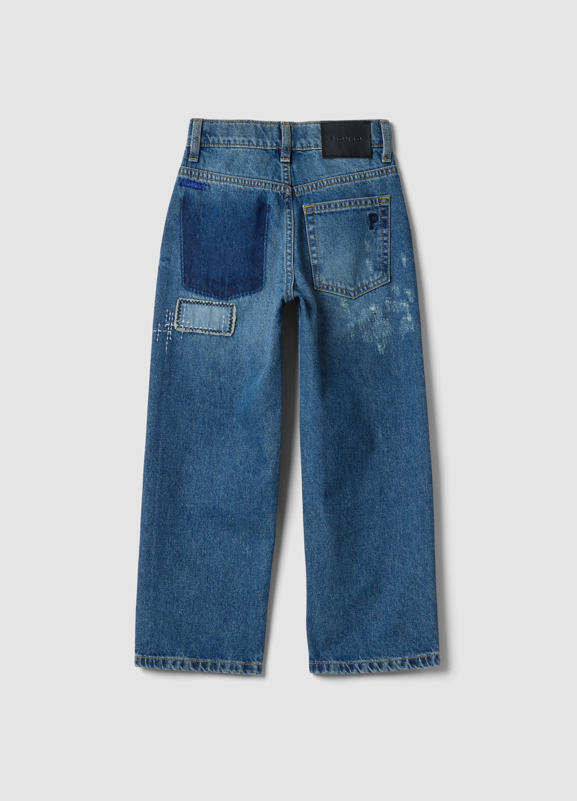 Jeans denim blu in puro cotone straight fit con toppe per bambino