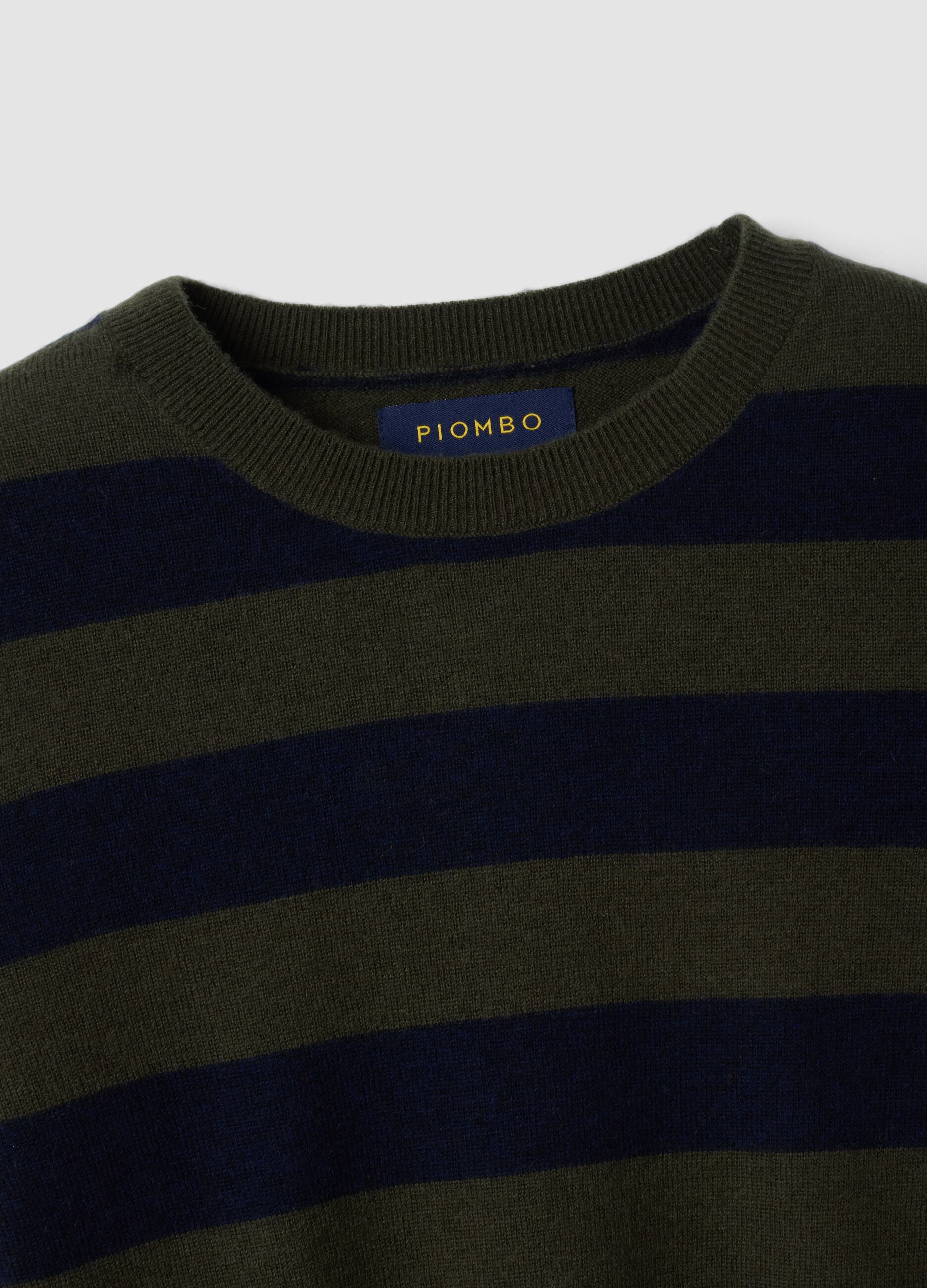 Maglia verde in pura lana a righe con girocollo