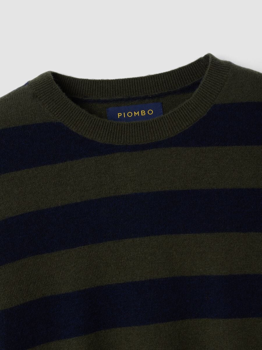 Maglia verde in pura lana a righe con girocollo_1