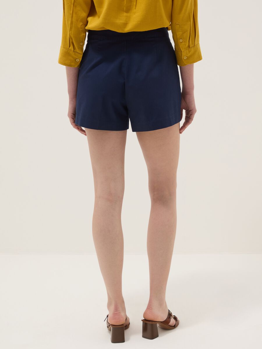 Blue regular-fit pure cotton shorts_3