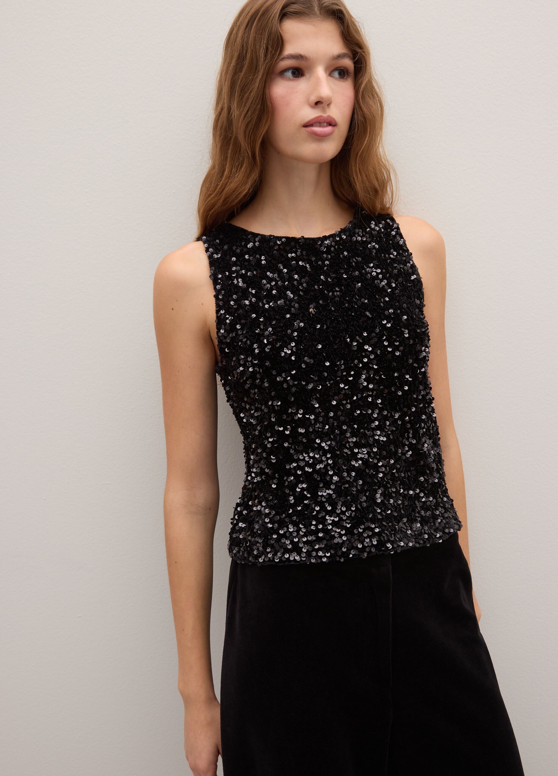 Black regular fit tank top with sequins