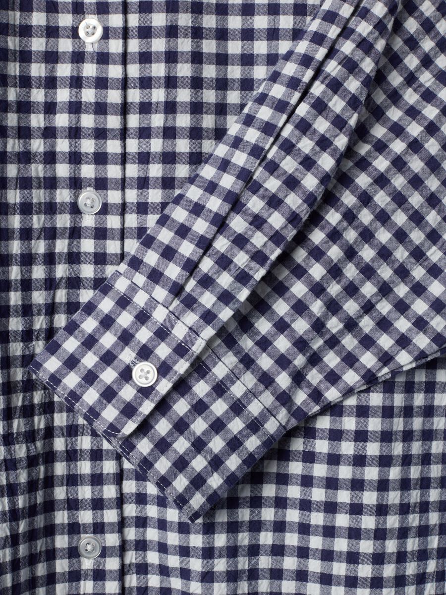 Camisa azul aos quadrados em algod&atilde;o el&aacute;stico, corte regular_5