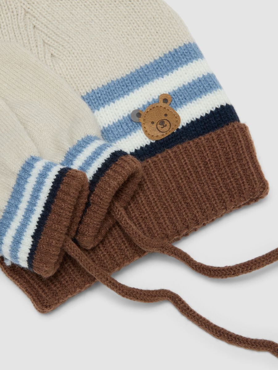 Set beige con cappello, sciarpa e guanti_1