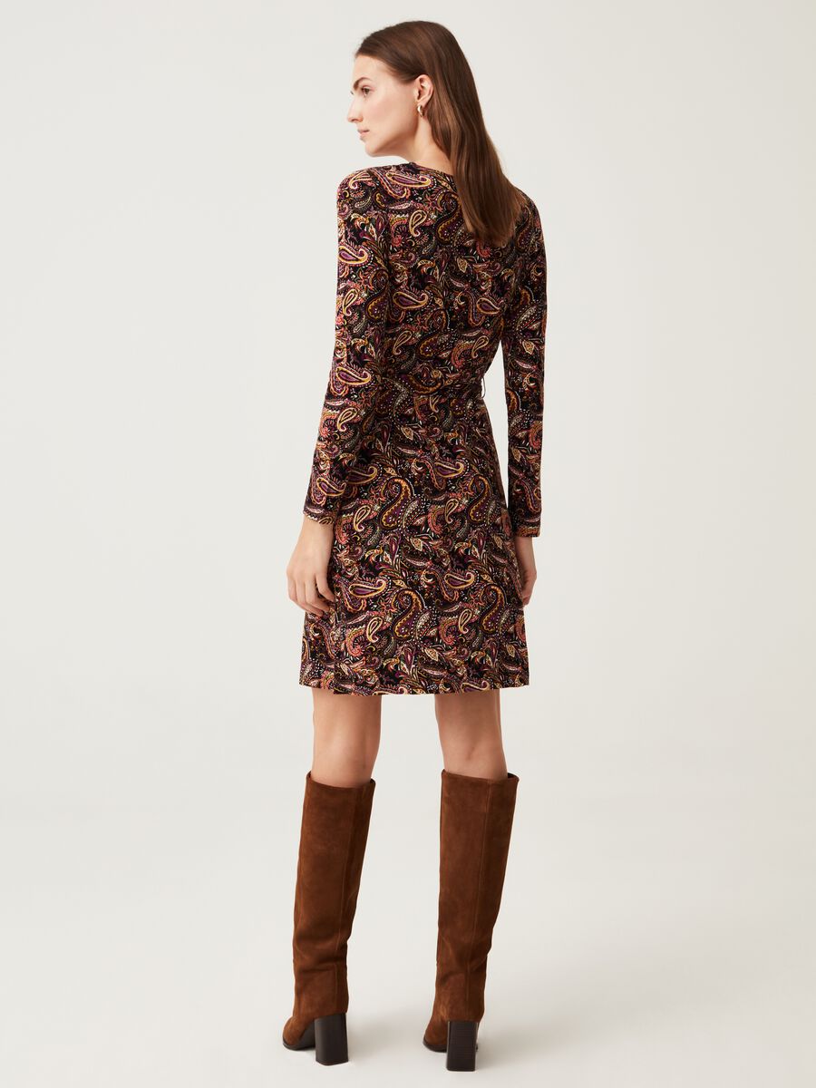 Dress with belt and paisley pattern_2