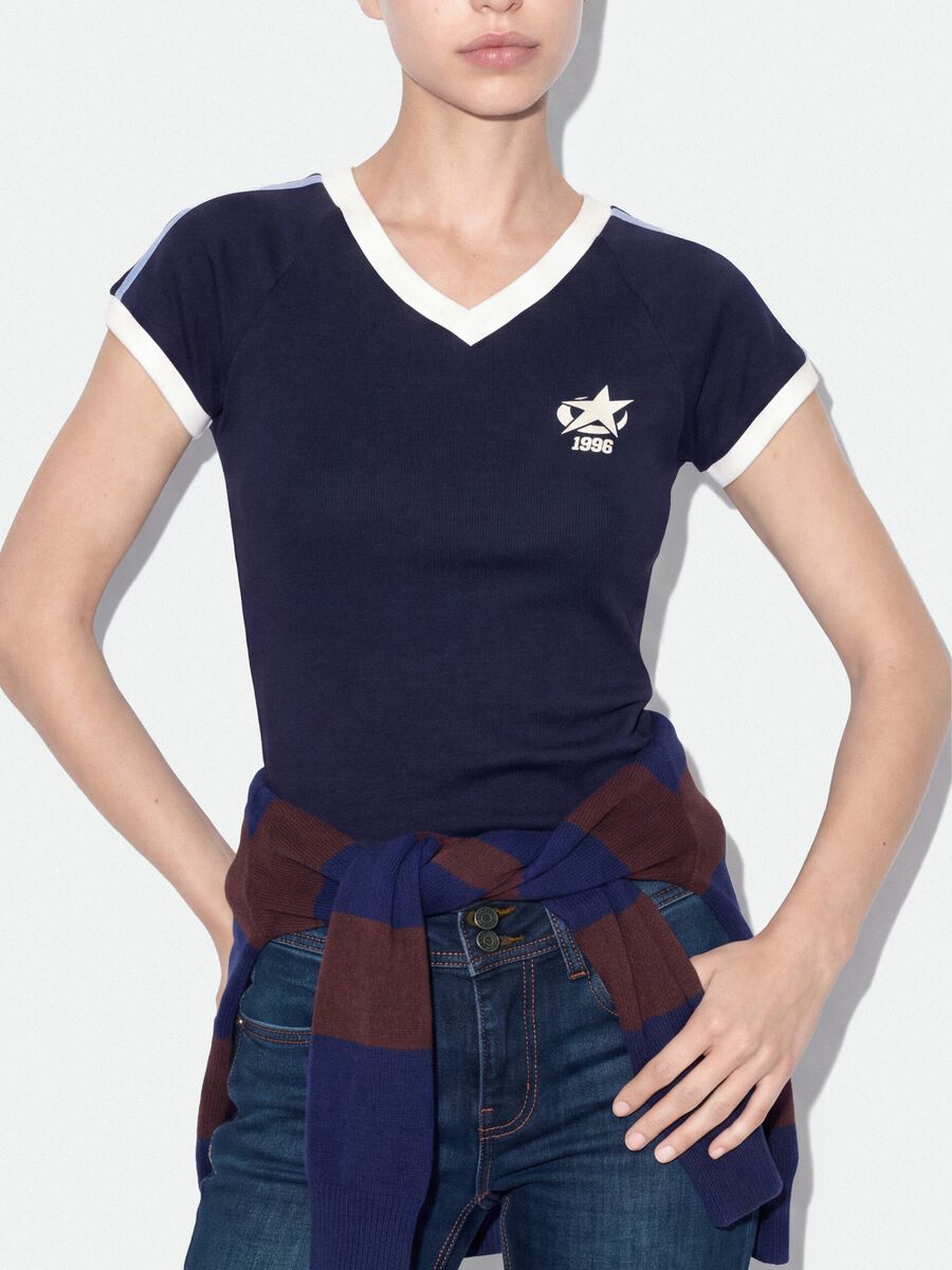 Blue pure cotton V-neck T-shirt with front print_3