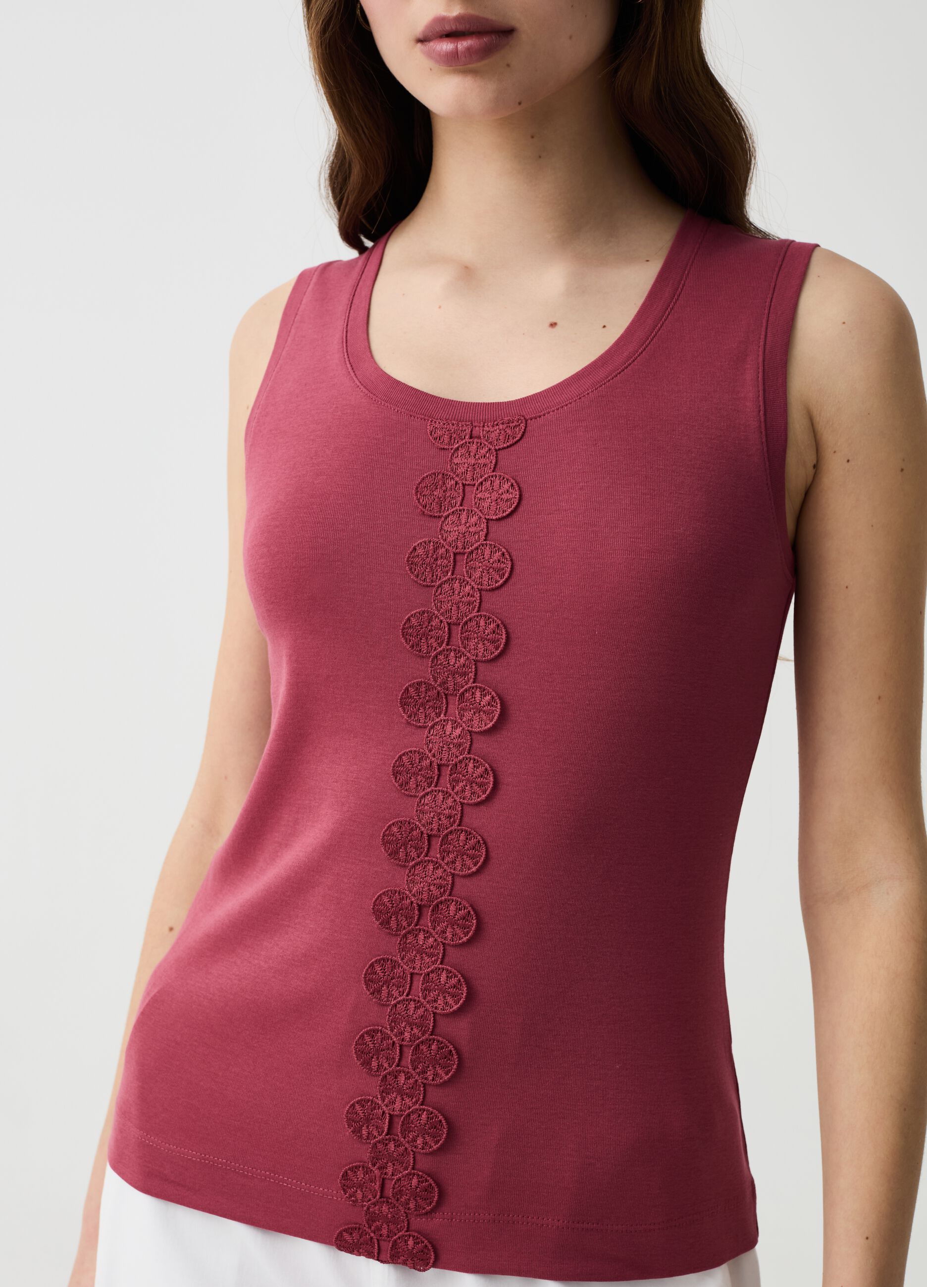 Tank top with circles application