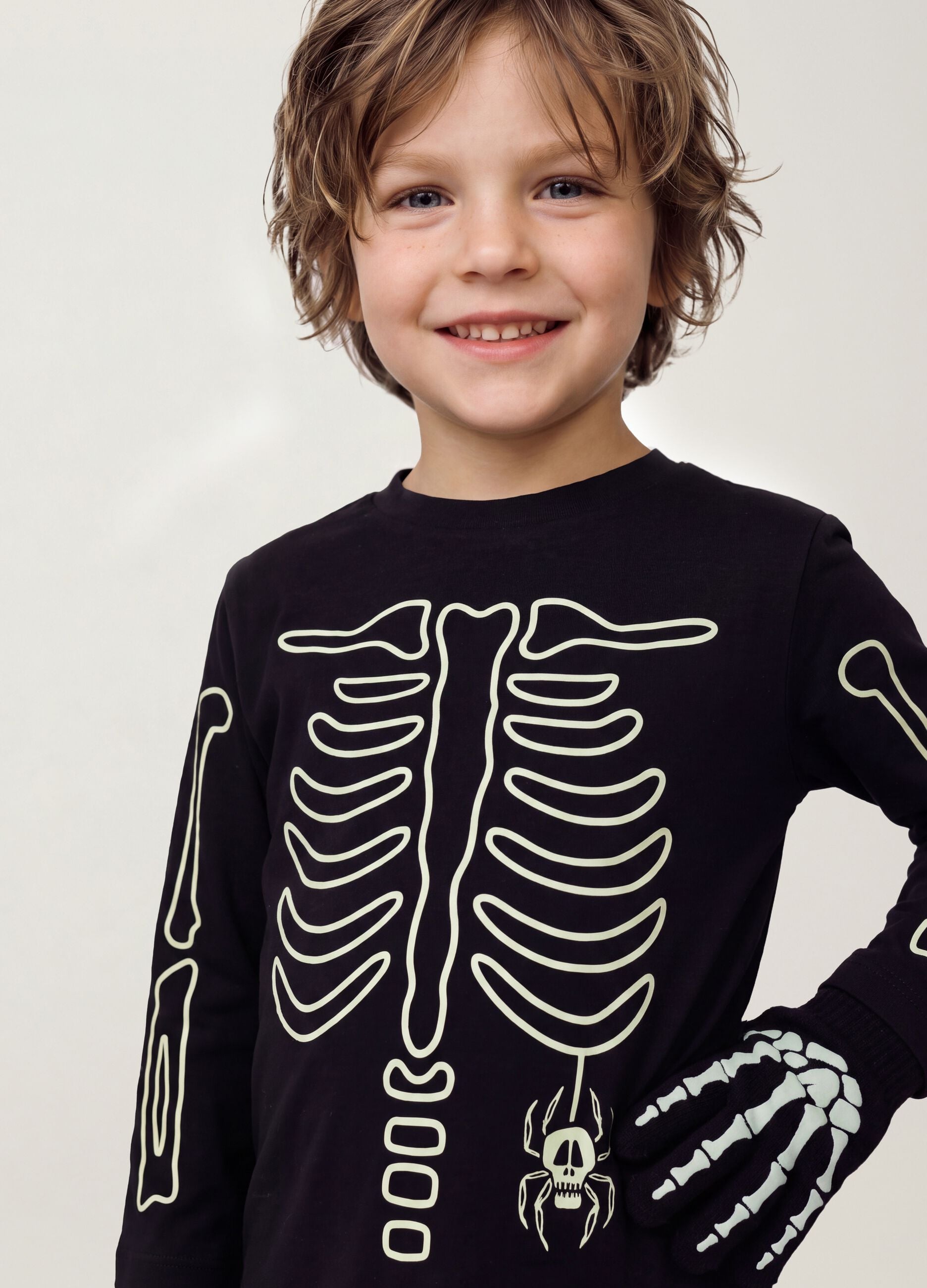 T-shirt nera in puro cotone con girocollo e stampa scheletro