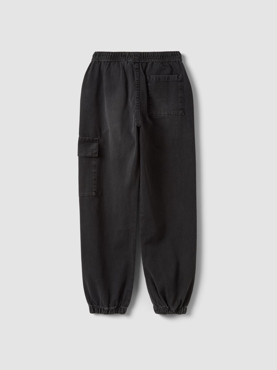 Schwarze Denim-Jogger aus reiner Baumwolle mit Cargo-Taschen, Relaxed Fit_1