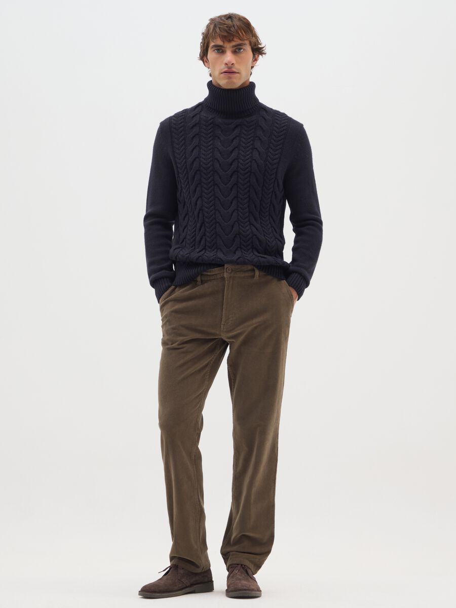 Brown trousers in stretchy corduroy cotton with regular fit_0
