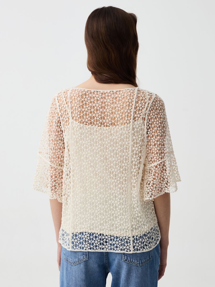 Crochet top with elbow-length sleeves_2