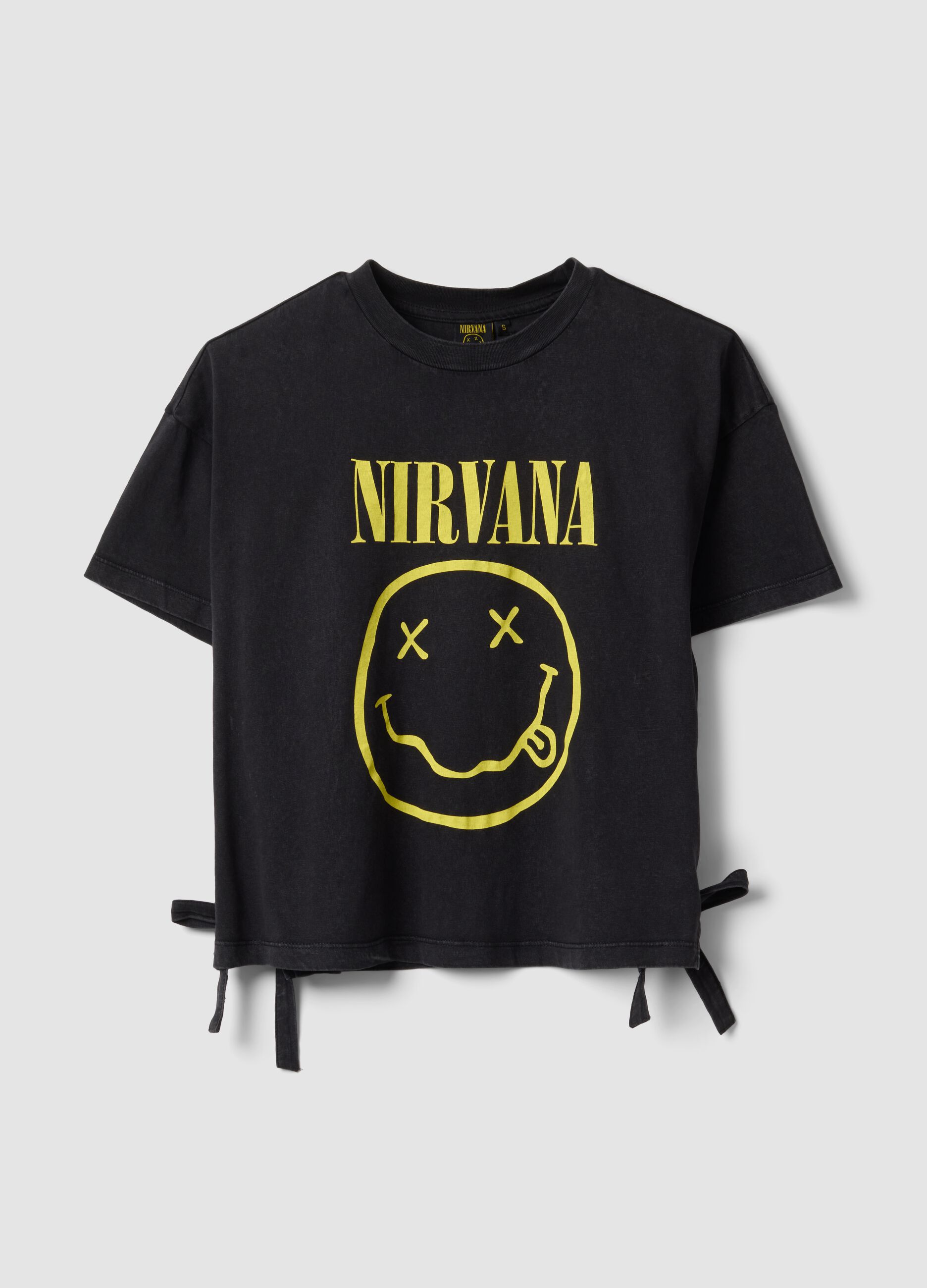 &Mu;&alpha;ύ&rho;&omicron; T-shirt &alpha;&pi;ό 100% &beta;&alpha;&mu;&beta;ά&kappa;&iota; &mu;&epsilon; &sigma;&tau;ά&mu;&pi;&alpha; Nirvana, regular fit