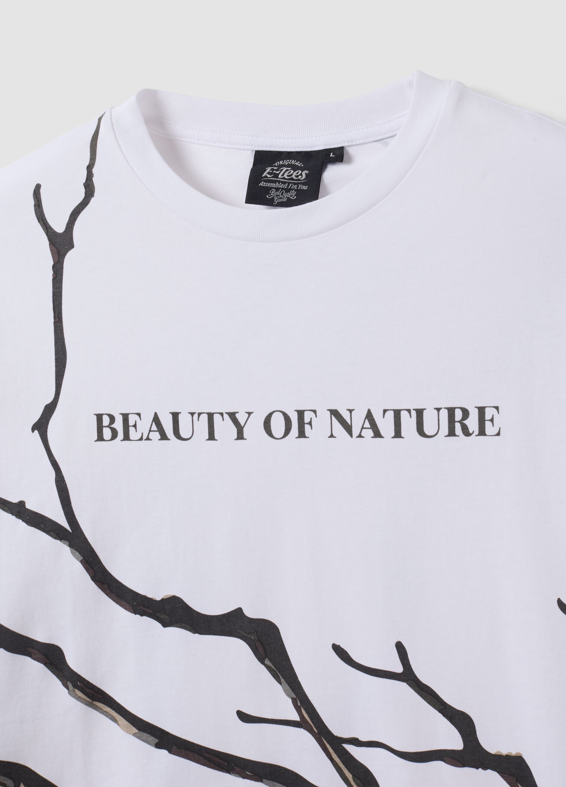 T-shirt branca em algod&atilde;o puro com estampado vegetal