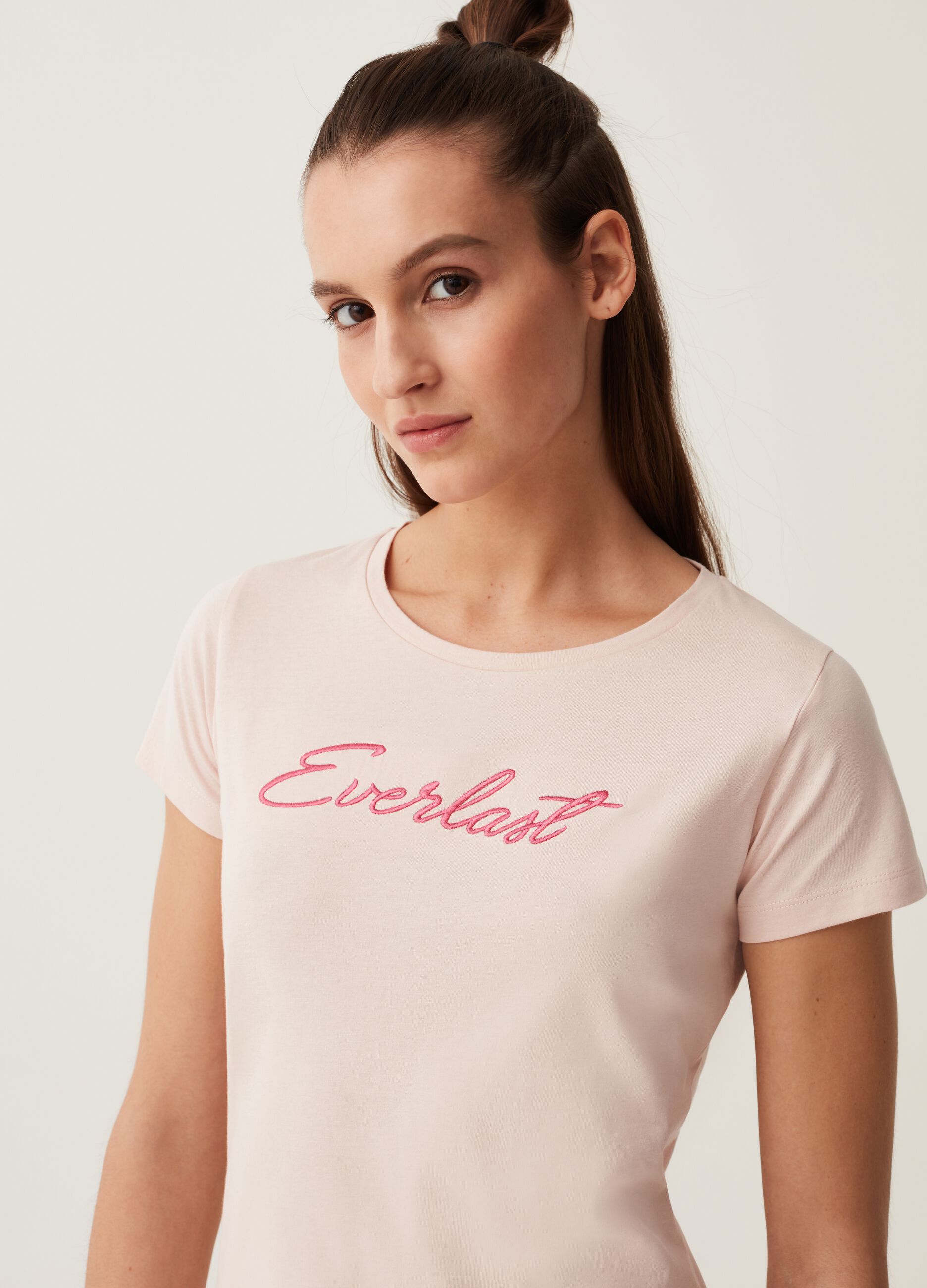 Camiseta con bordado y estampado Everlast