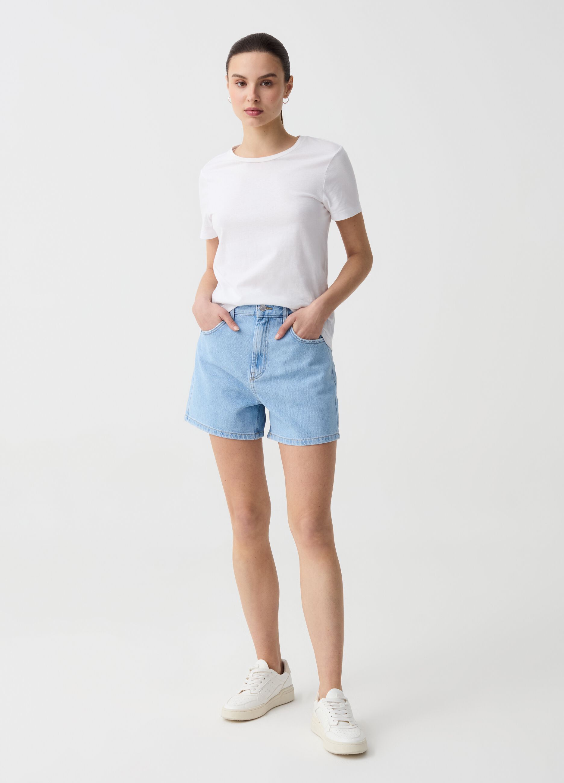 Denim shorts with five pockets