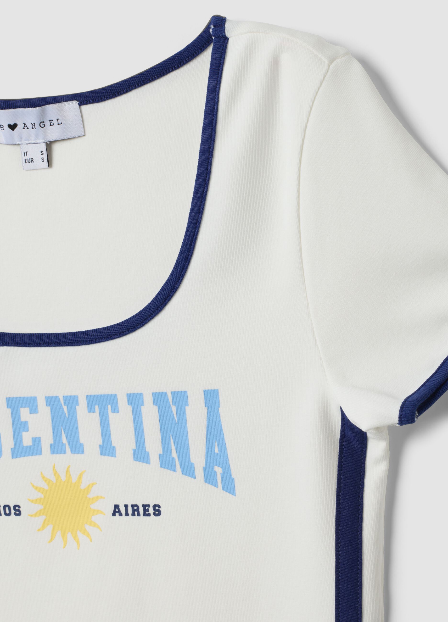 &Lambda;&epsilon;&upsilon;&kappa;ό &kappa;&omicron;&nu;&tau;&omicron;&mu;ά&nu;&iota;&kappa;&omicron; T-shirt &alpha;&pi;ό &epsilon;&lambda;&alpha;&sigma;&tau;&iota;&kappa;ό &beta;&alpha;&mu;&beta;ά&kappa;&iota;