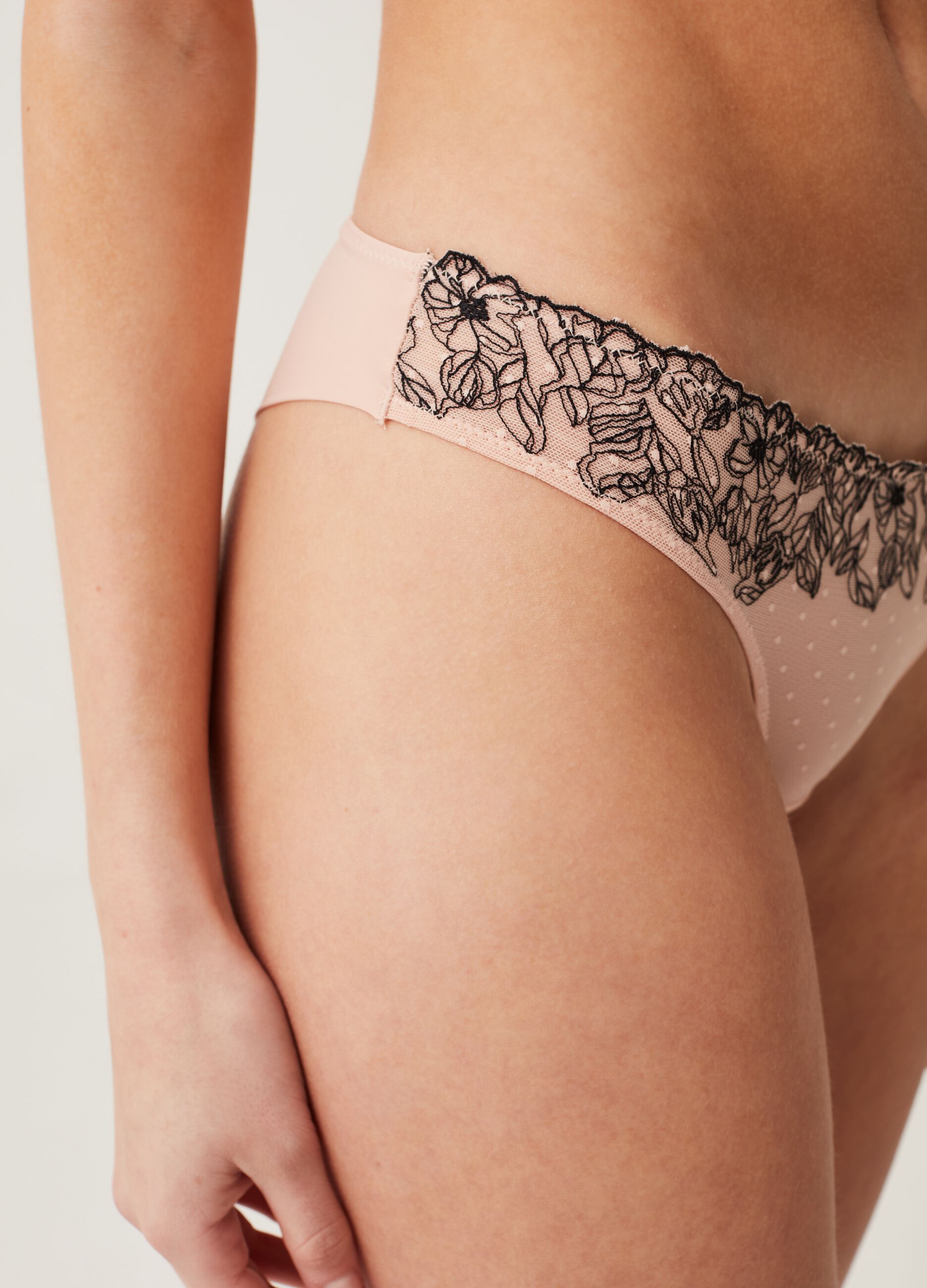 Brazilian cut briefs with flower embroidery
