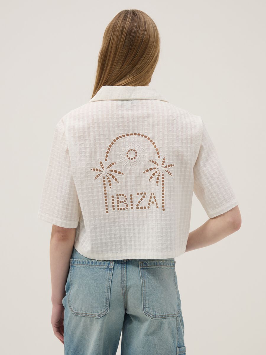 &Lambda;&epsilon;&upsilon;&kappa;ό &pi;&omicron;&upsilon;&kappa;ά&mu;&iota;&sigma;&omicron; &alpha;&pi;ό 100% &beta;&alpha;&mu;&beta;ά&kappa;&iota; regular fit &mu;&epsilon; &kappa;&alpha;&rho;ό &upsilon;&phi;ή_3