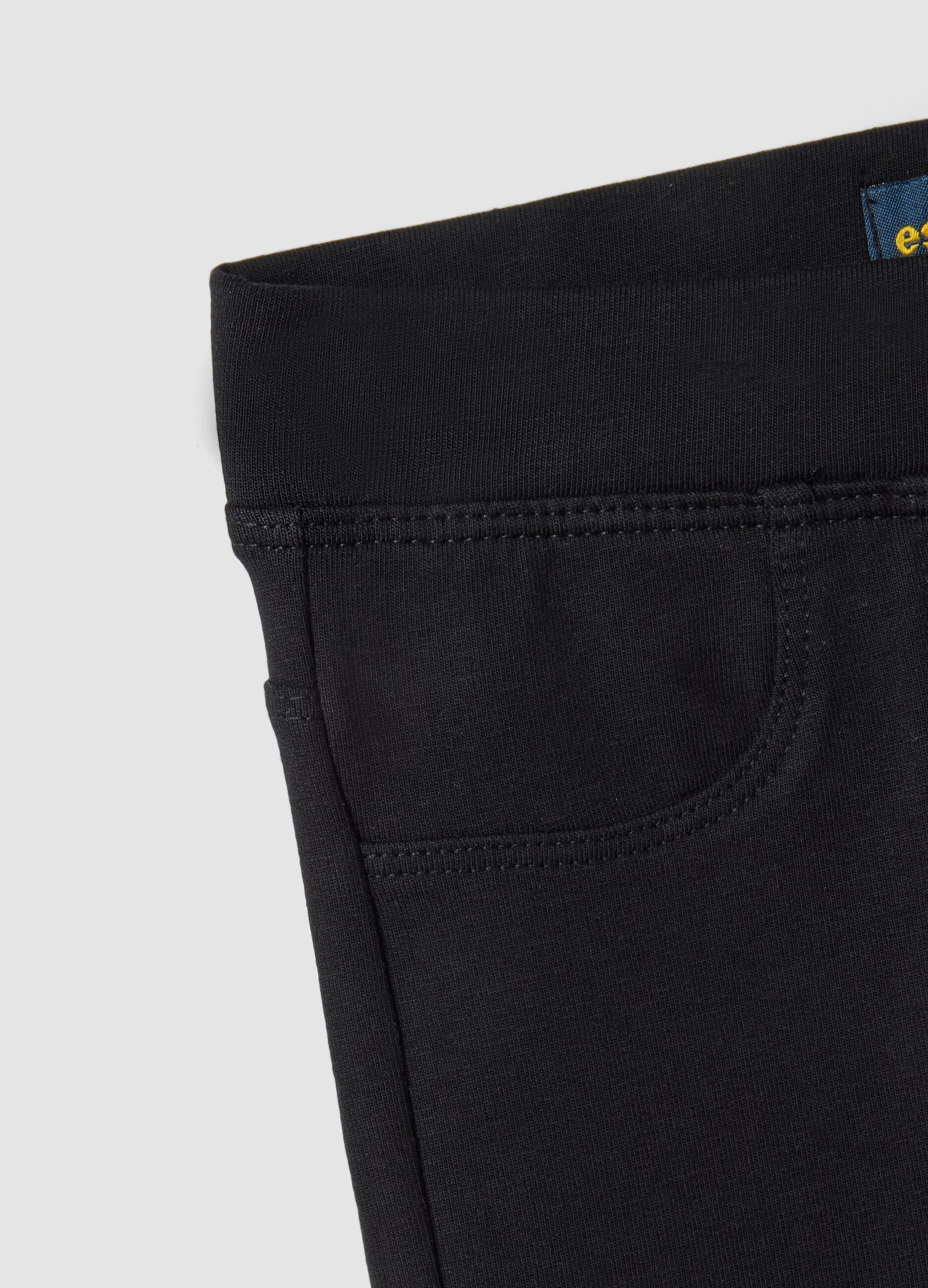 Schwarze Flare-Hose aus Bio-Baumwolle