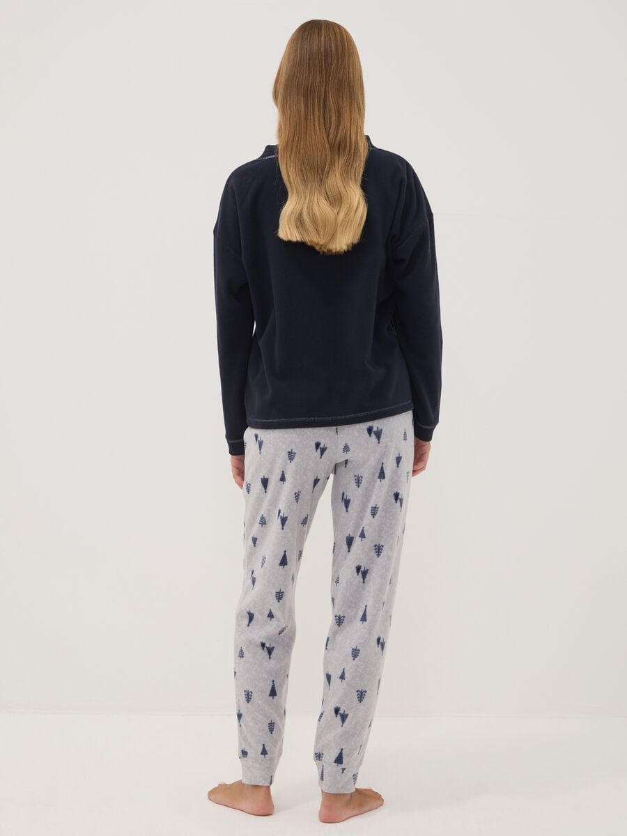 Navy fleece pyjamas with crew neck top and printed trousers_3