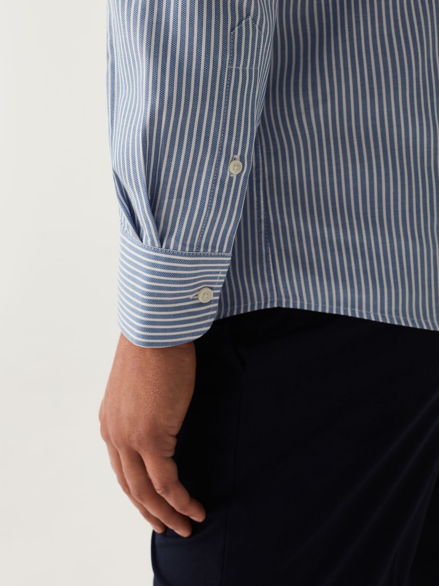 Slim-fit shirt in striped Oxford cotton_3