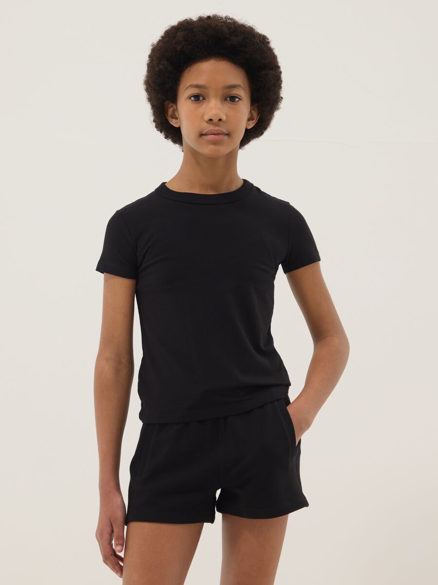 Schwarzes Regular-Fit-T-Shirt aus Stretch-Baumwolle f&uuml;r M&auml;dchen_1
