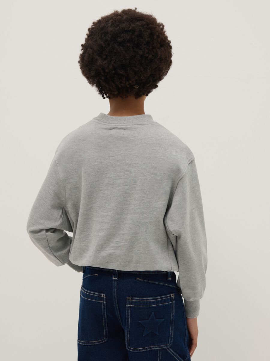 Grey cotton blend girls' relaxed fit sweatshirt with star_1