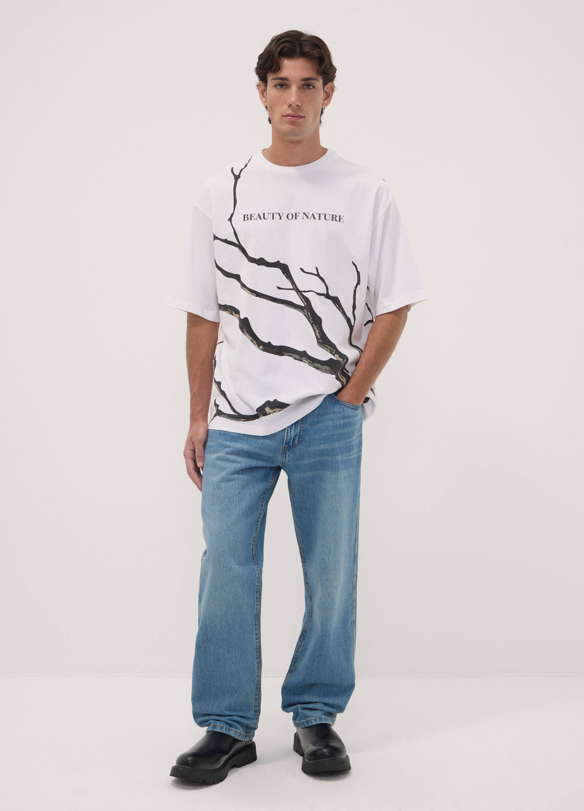 T-shirt branca em algod&atilde;o puro com estampado vegetal