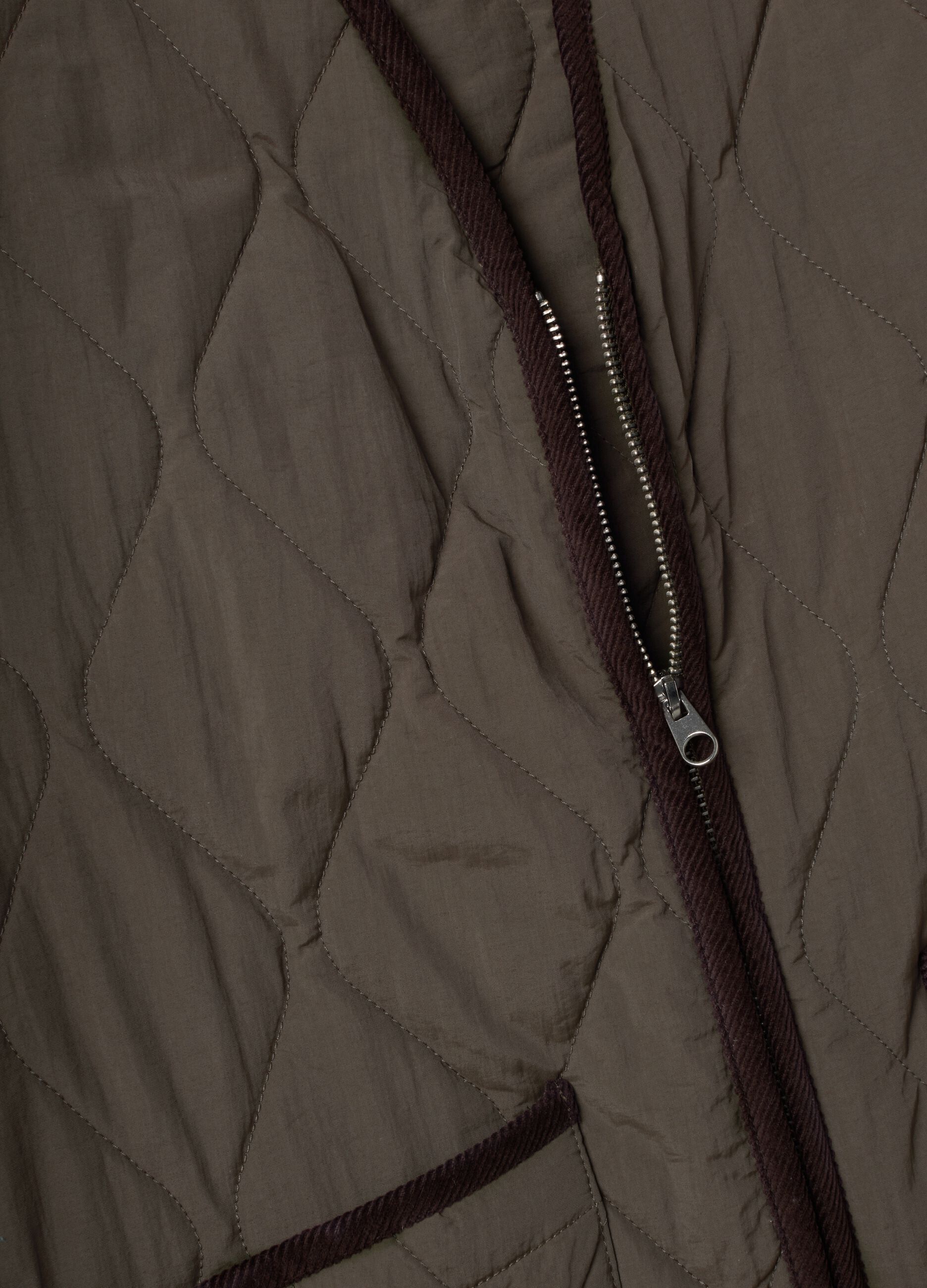 Green quilted gilet with zip, regular fit