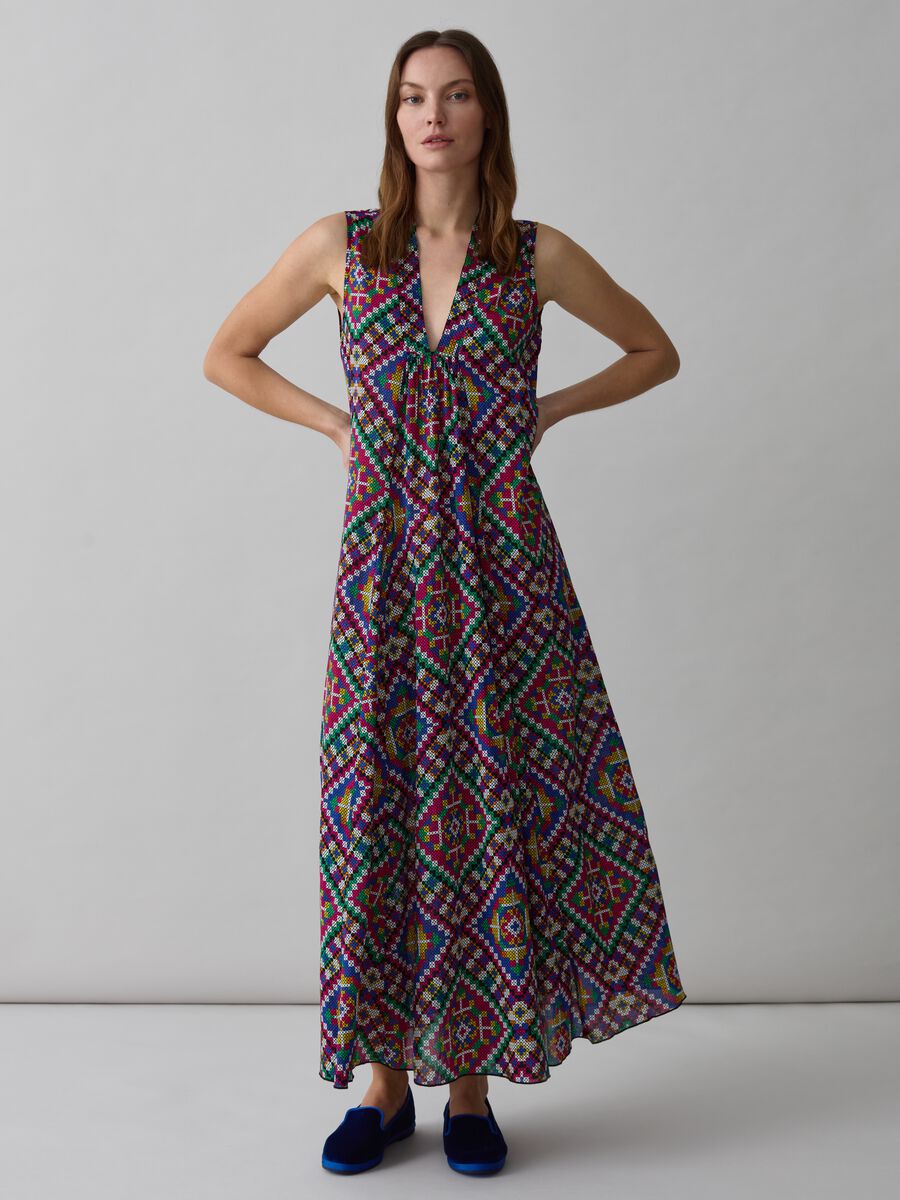 Midi dress with V neck and print_0