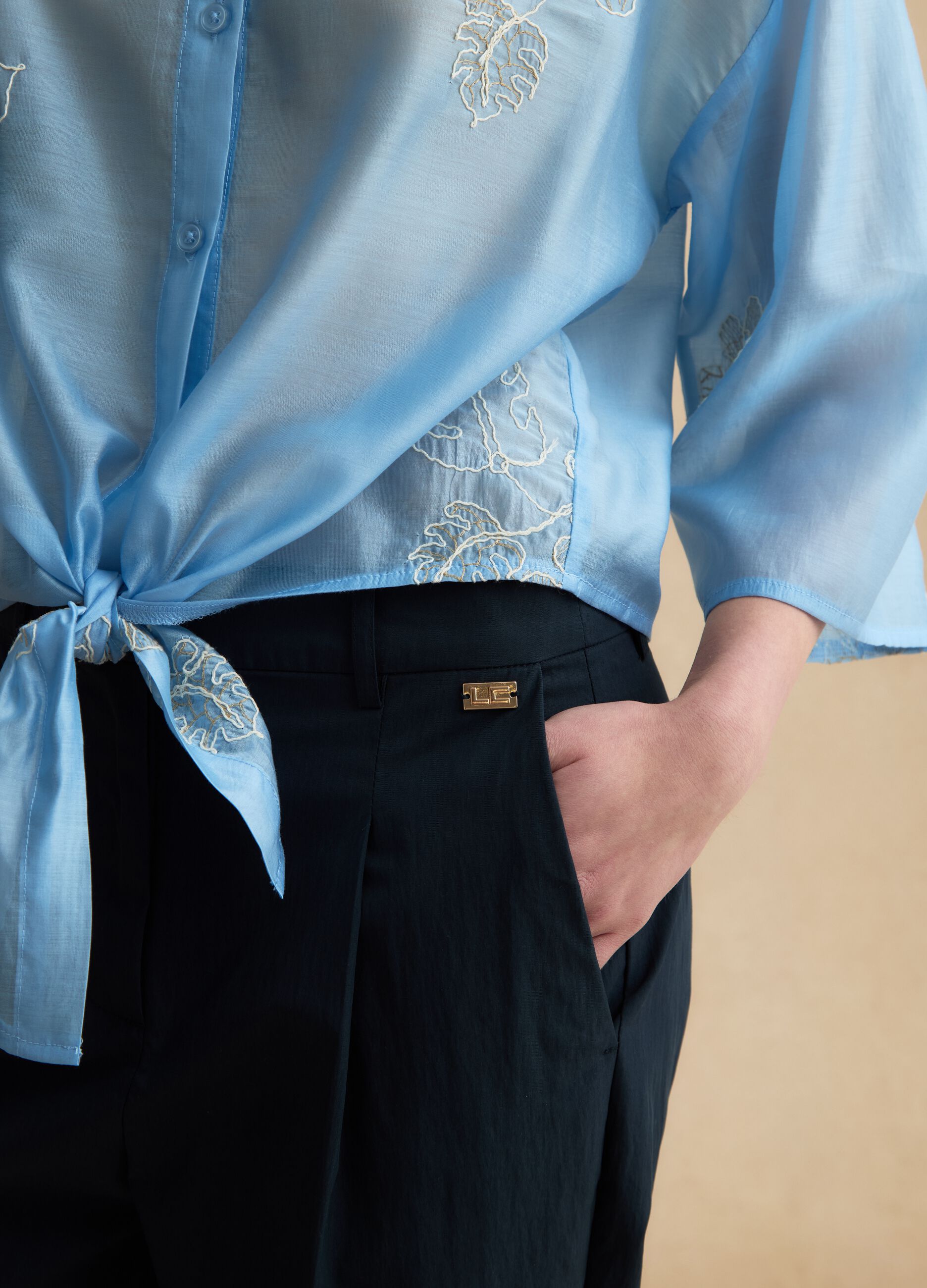 Blaue Baumwoll-Blend-Hose mit geradem Schnitt