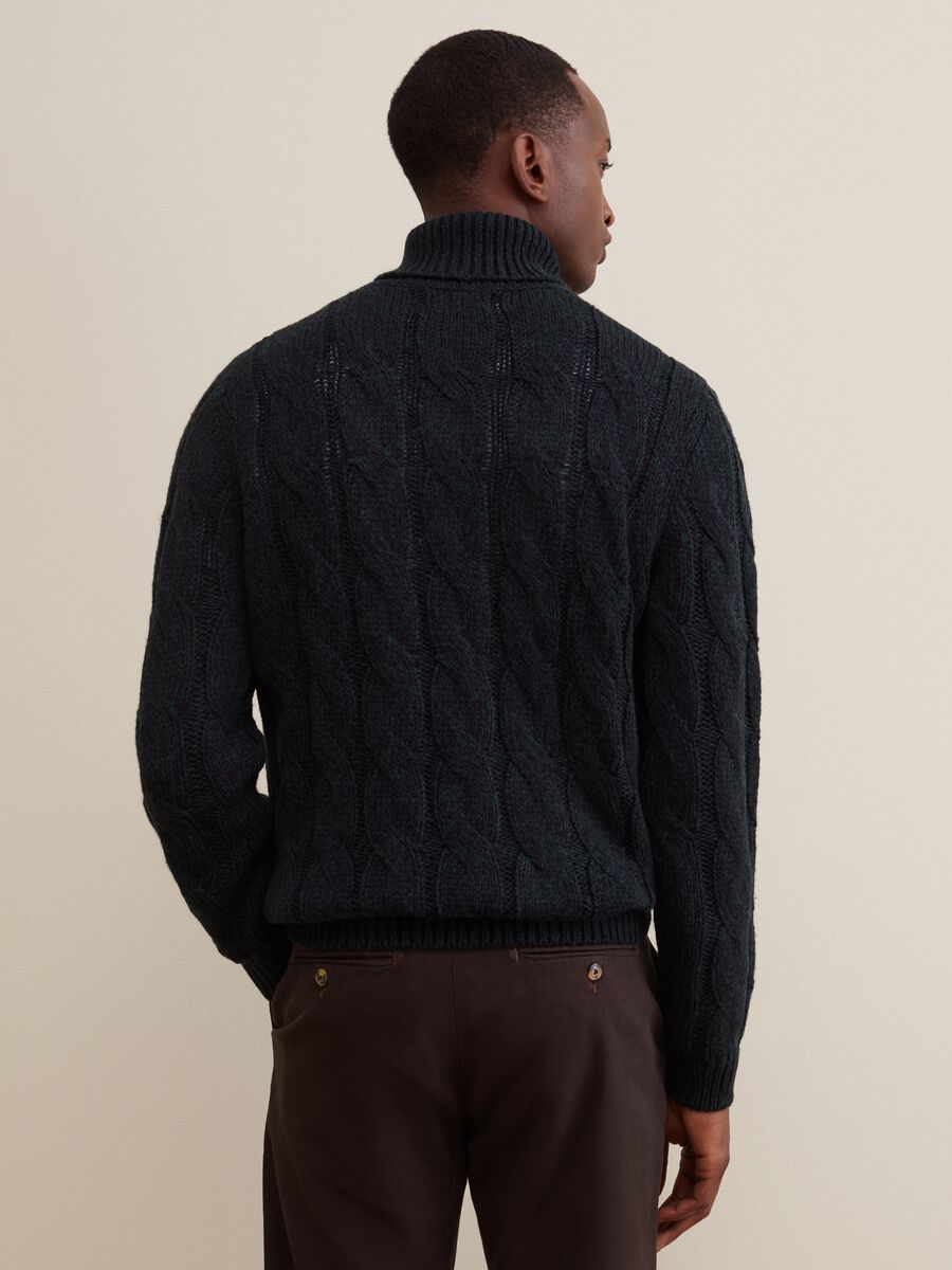 Pullover with two-tone cable.knit design_2