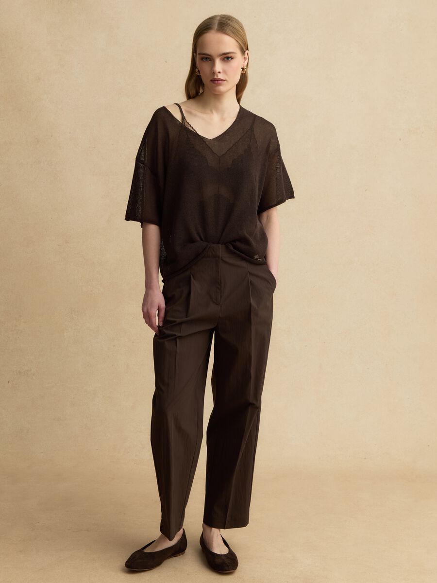 Brauner Oversize-Pullover mit V-Ausschnitt aus Lyocell-Leinen-Mischung_2