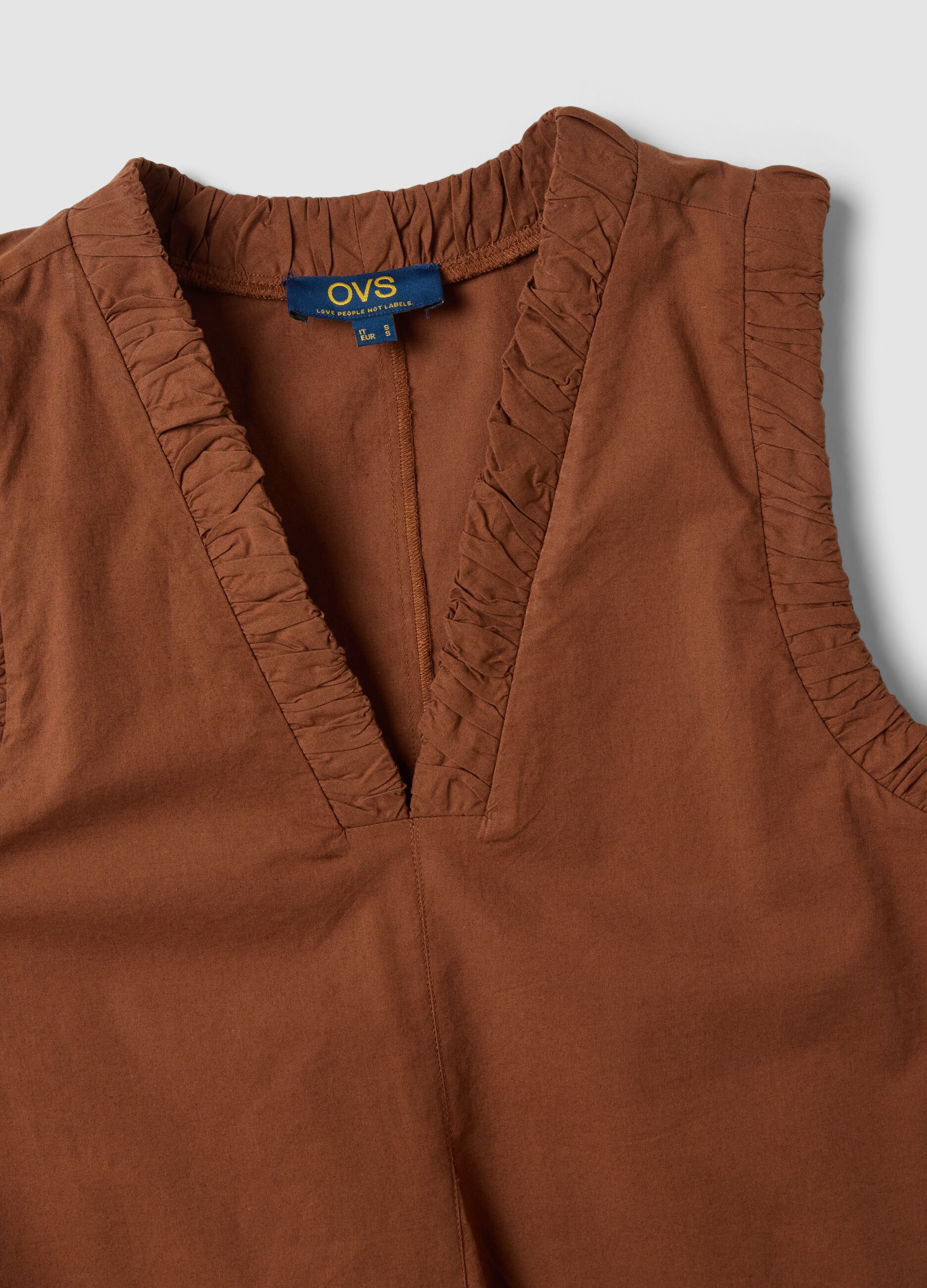 Braunes Mini-Kleid aus reiner Baumwolle in Regular Fit mit gerafftem V-Ausschnitt