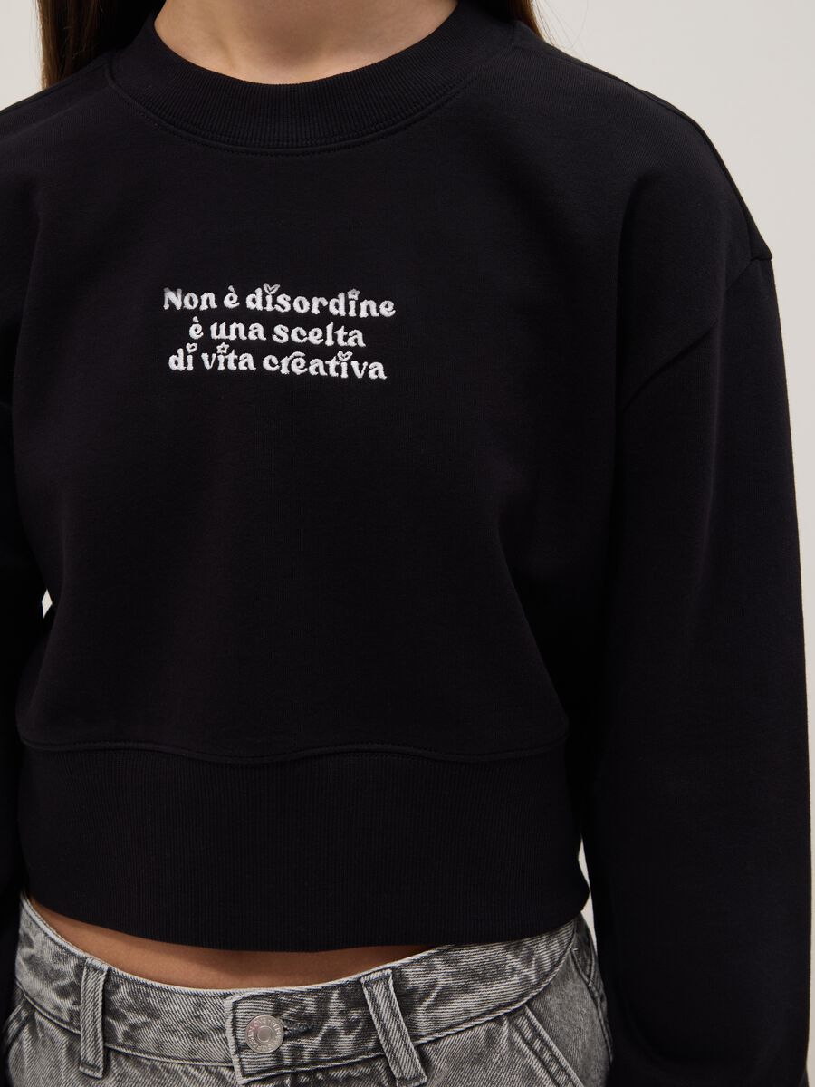 Camisola preta de gola redonda para rapariga em algod&atilde;o puro regular fit_2