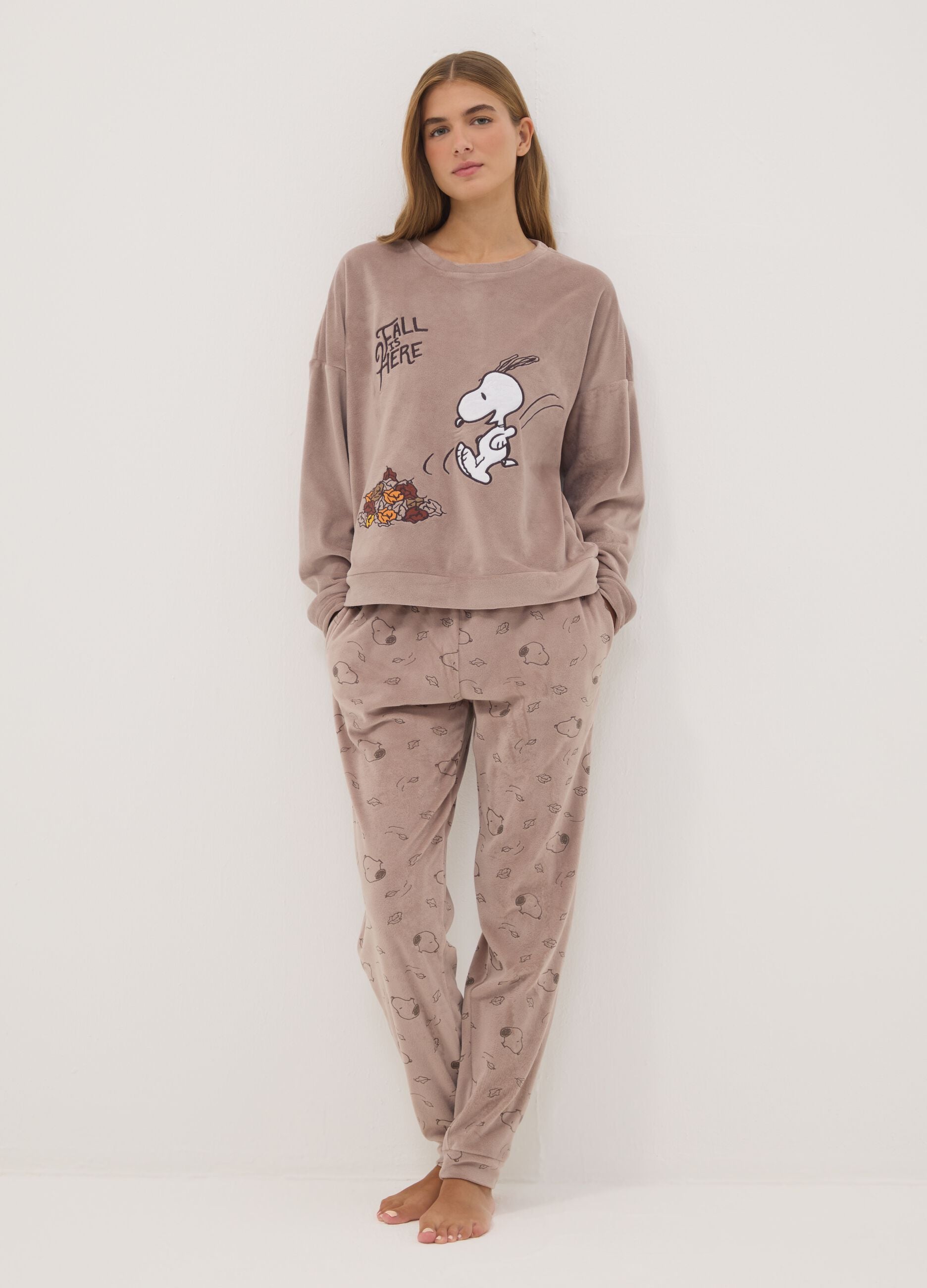 Pigiama marrone girocollo regular fit con stampa Snoopy