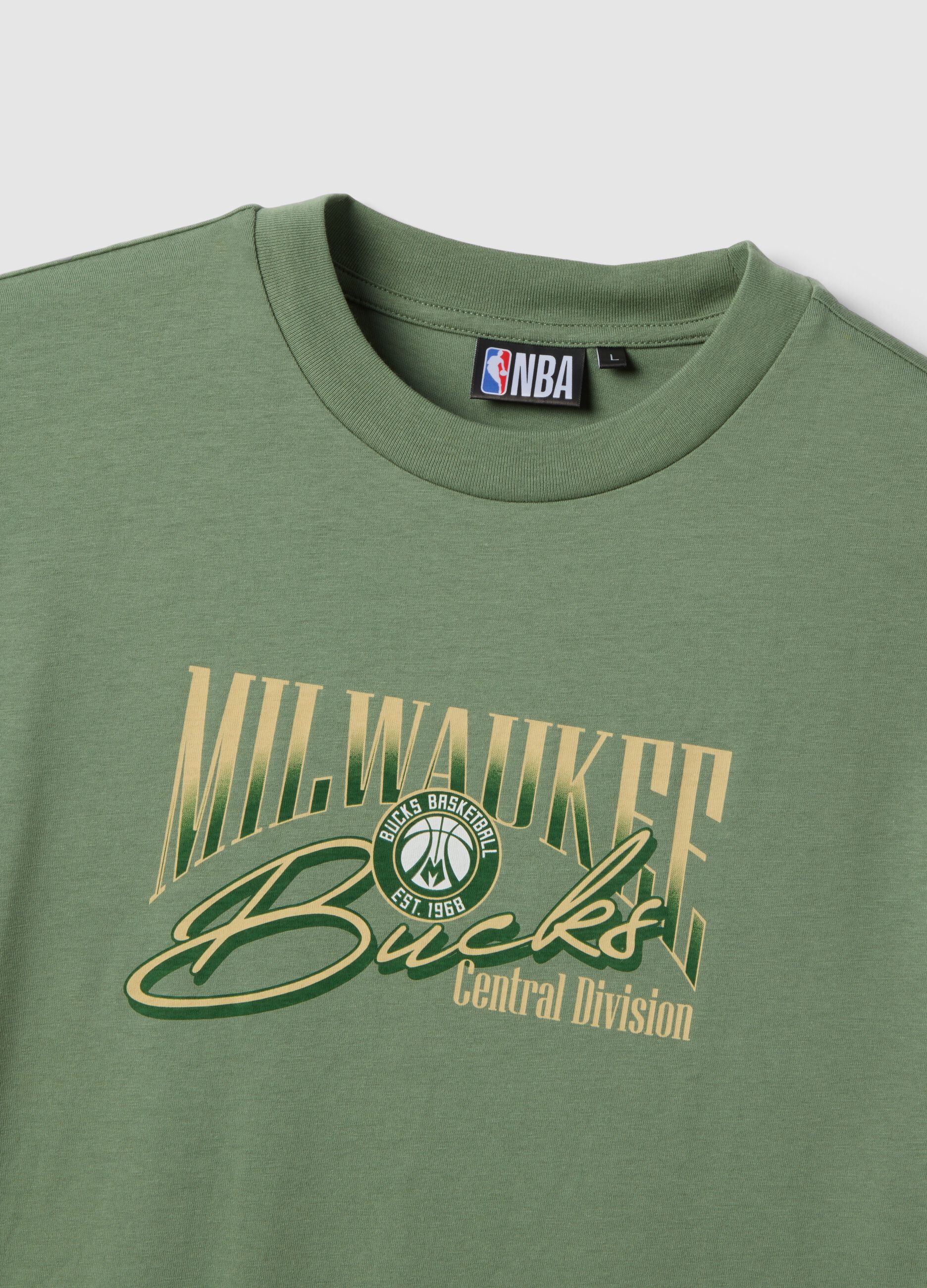 Green pure cotton regular fit T-shirt with Milwaukee Bucks print