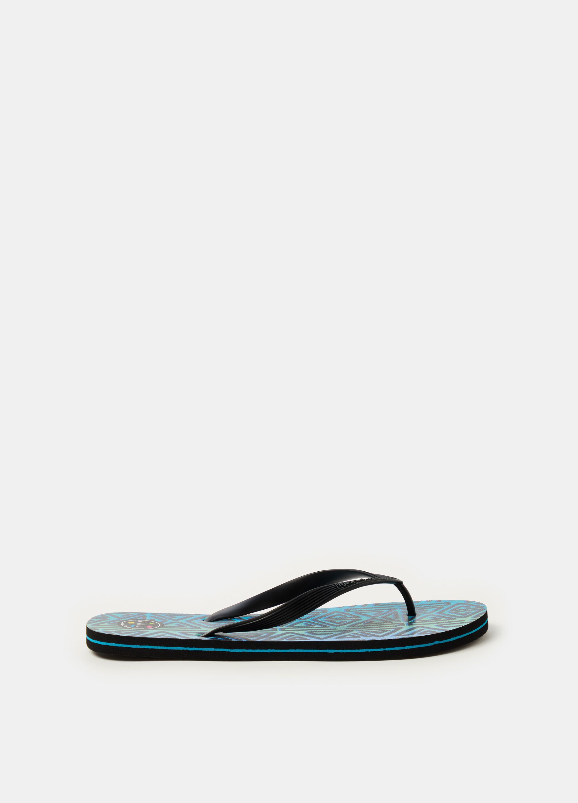 Thong sandals with geometric print