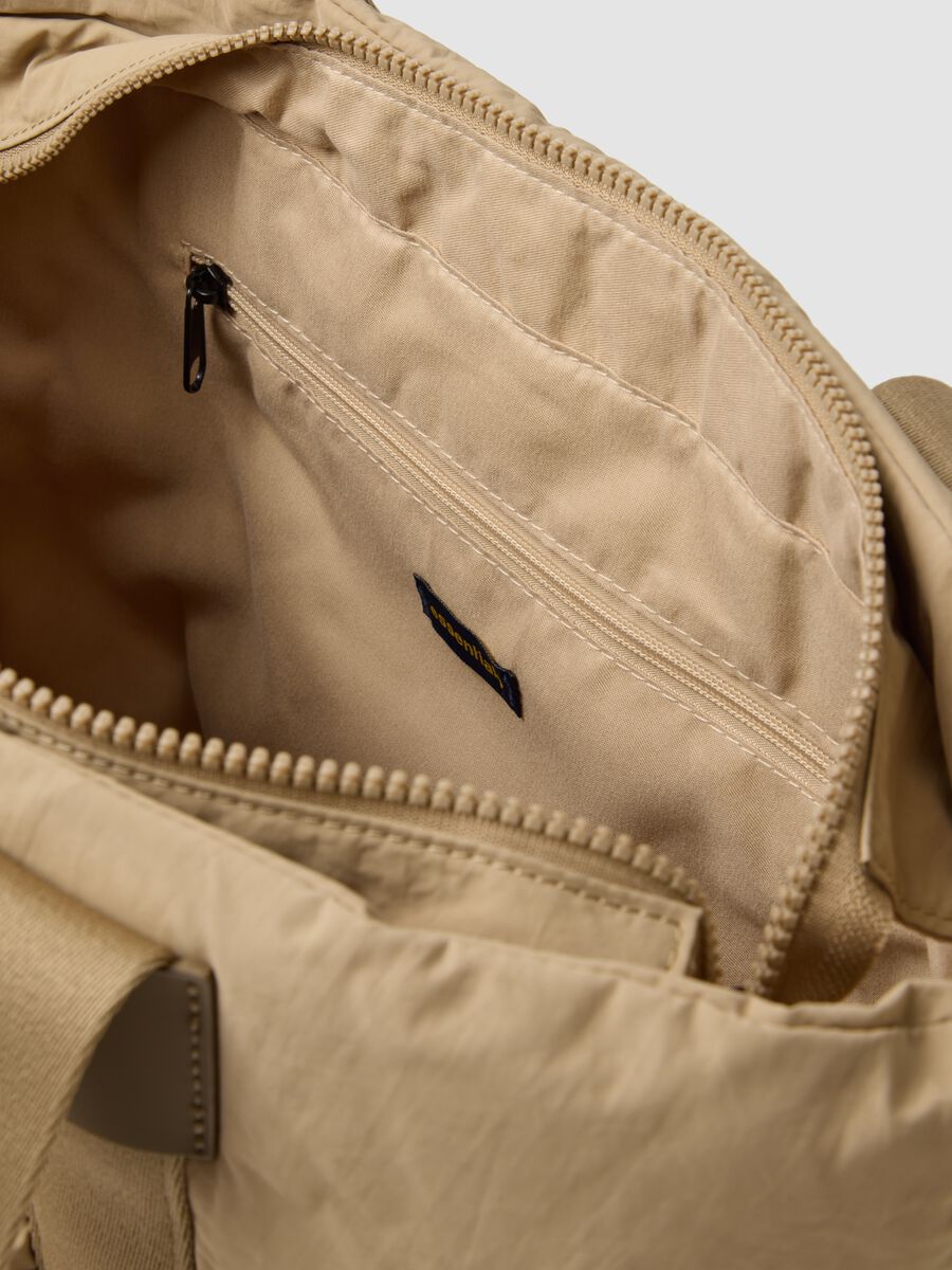 Borsa shopper beige con tasca esterna arricciata_1