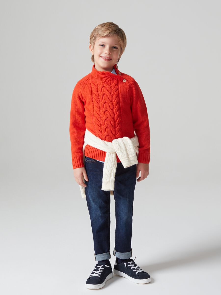 Pullover with cable-knit design_0