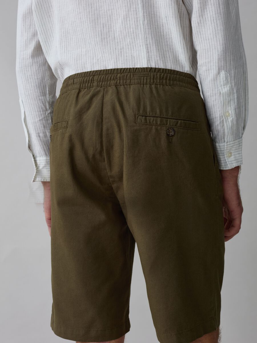 Chino Bermuda shorts in linen and cotton with drawstring_2