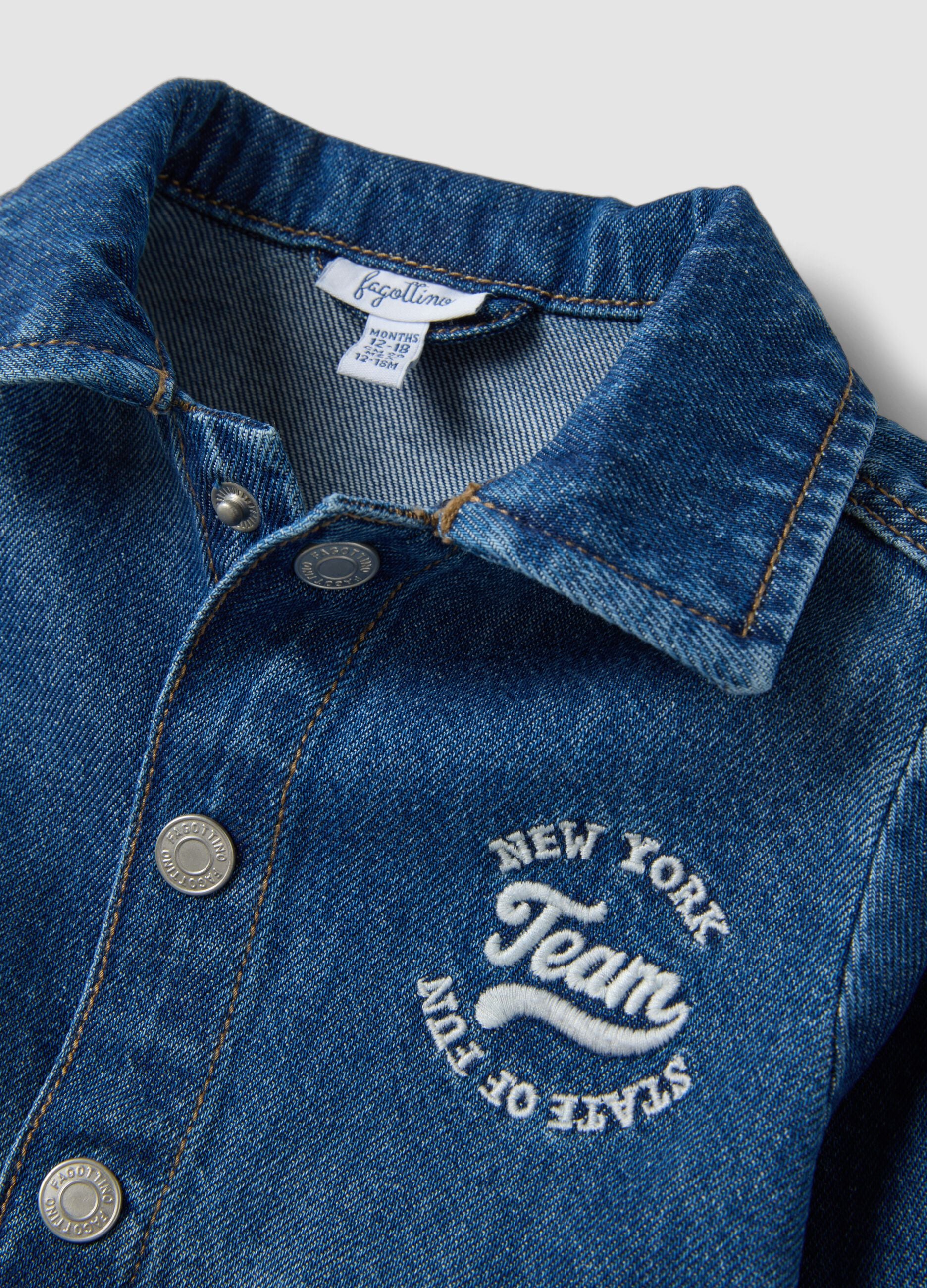 Shacket blu in puro cotone denim con bottoni a pressione
