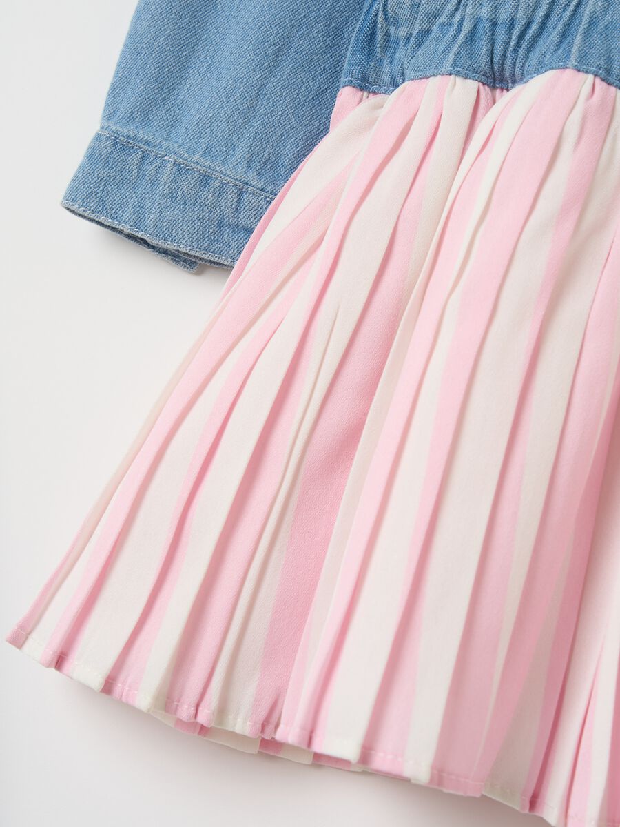 Jeanskleid mit Faltenrock_3