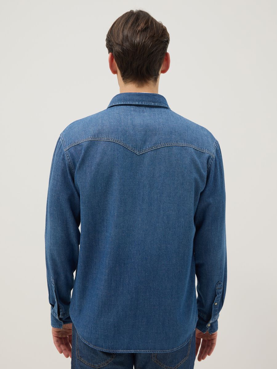 Blue denim regular fit pure cotton shirt with pockets_3