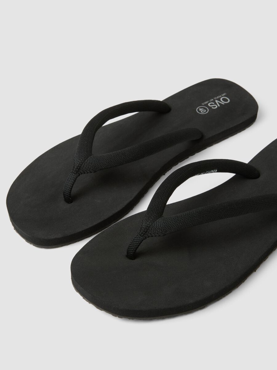 Chanclas negras con tiras anchas_1