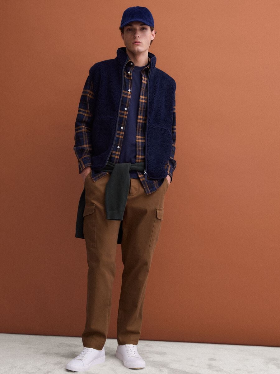 Brown comfort-fit stretch cotton twill cargo trousers_0